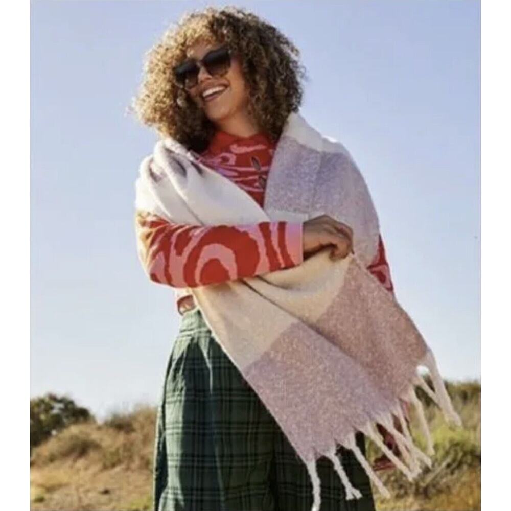 Gentle Fawn Huntington Fringed Scarf Pale Pink Off White Plaid Women’s NEW TAGS